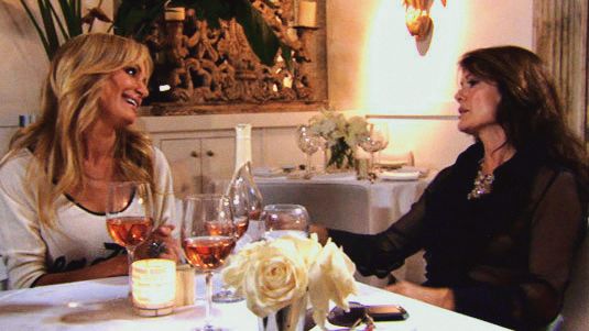 RHOBH Les Real Housewives de Beverly S01E12 saison 1 épisode 12 Tournant